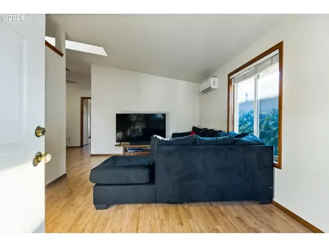 1840 W 10th Avenue Eugene OR 97402