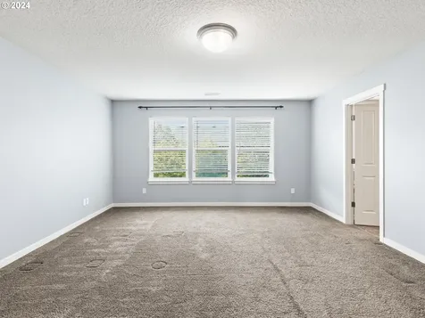 6708 NE 106th Street Vancouver WA 98686