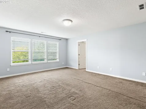 6708 NE 106th Street Vancouver WA 98686