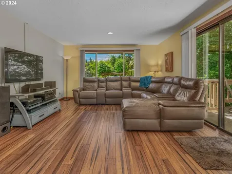 2893 Se Lonny Court Hillsboro OR 97123