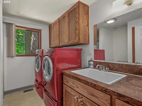 2893 Se Lonny Court Hillsboro OR 97123