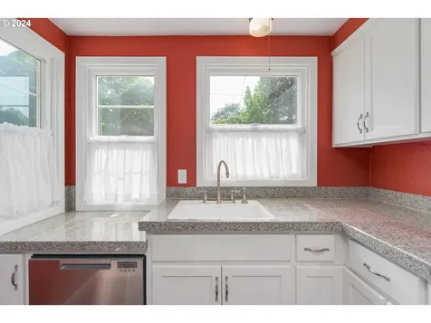 1210 W Broadway Eugene OR 97402