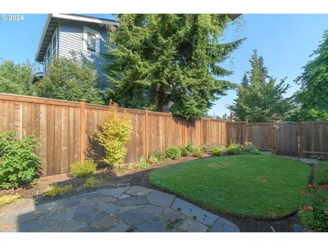 1210 W Broadway Eugene OR 97402