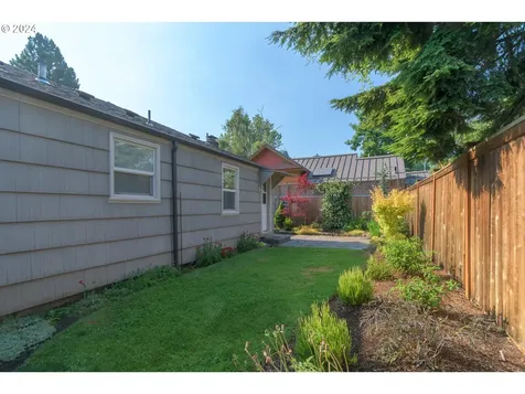 1210 W Broadway Eugene OR 97402