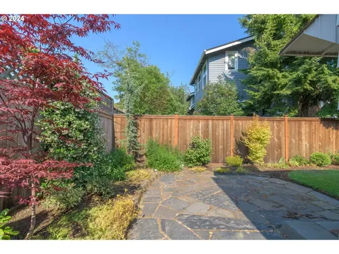 1210 W Broadway Eugene OR 97402