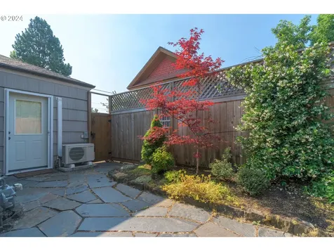 1210 W Broadway Eugene OR 97402