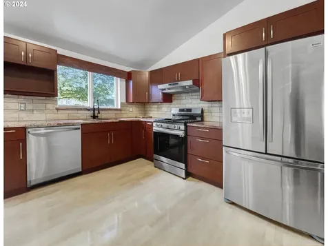 1715 NE 92nd Avenue Portland OR 97220