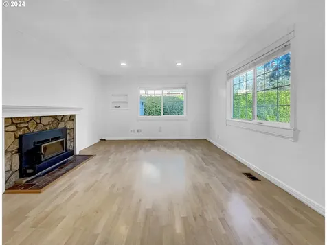 1715 NE 92nd Avenue Portland OR 97220