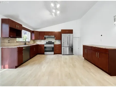 1715 NE 92nd Avenue Portland OR 97220