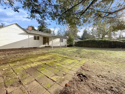 1715 NE 92nd Avenue Portland OR 97220