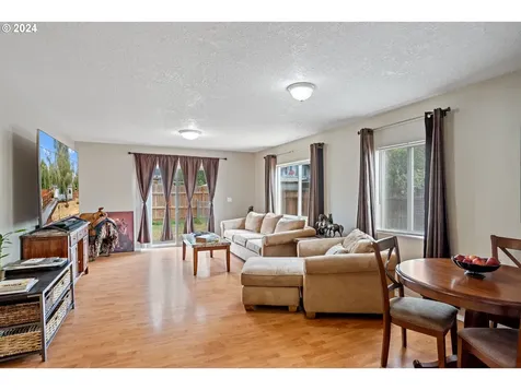 207 Shirley Street Molalla OR 97038