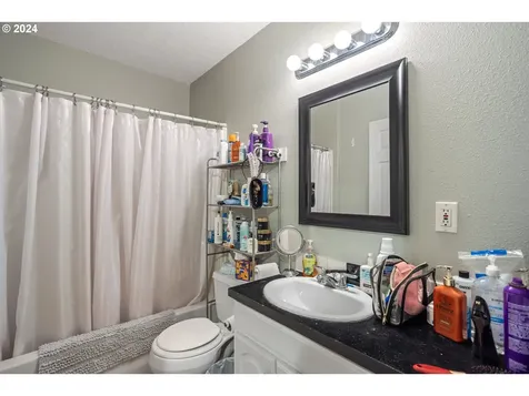 207 Shirley Street Molalla OR 97038