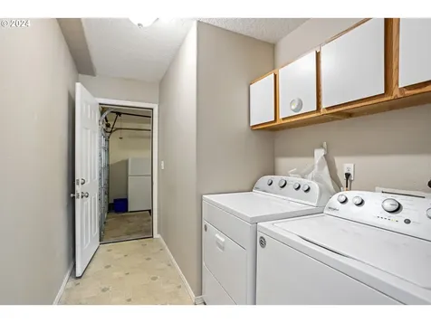 207 Shirley Street Molalla OR 97038