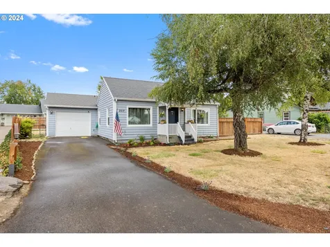 207 Shirley Street Molalla OR 97038
