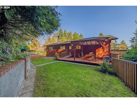 1609 N 10th Street Coos Bay OR 97420