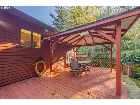 1609 N 10th Street Coos Bay OR 97420
