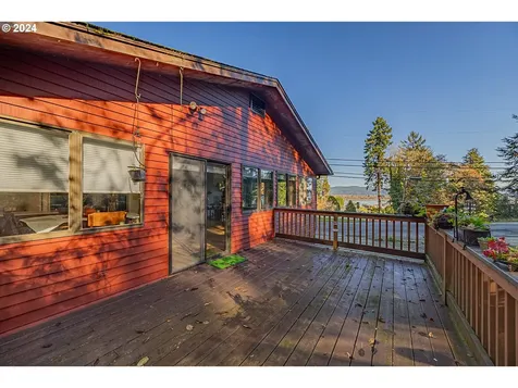 1609 N 10th Street Coos Bay OR 97420