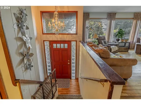 1609 N 10th Street Coos Bay OR 97420