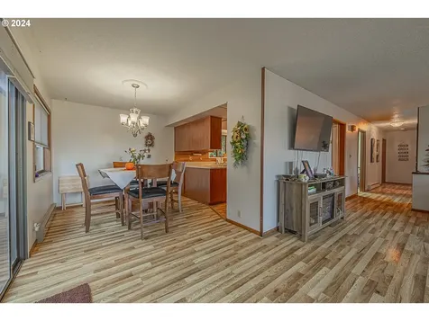 1609 N 10th Street Coos Bay OR 97420