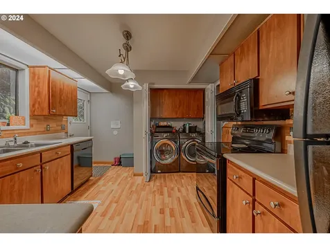 1609 N 10th Street Coos Bay OR 97420