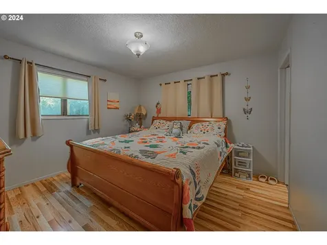 1609 N 10th Street Coos Bay OR 97420