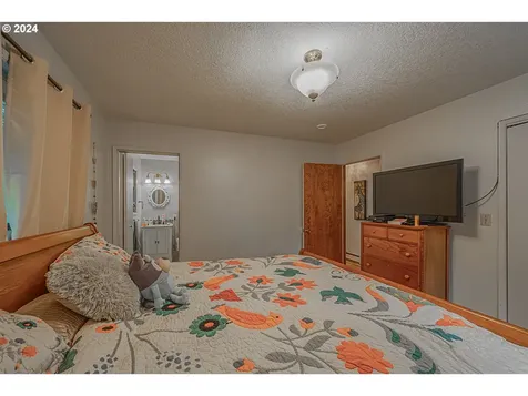 1609 N 10th Street Coos Bay OR 97420