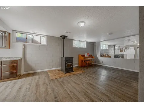 1609 N 10th Street Coos Bay OR 97420