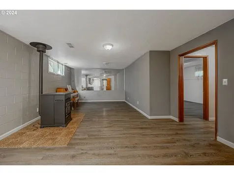 1609 N 10th Street Coos Bay OR 97420