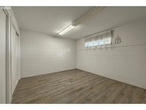 1609 N 10th Street Coos Bay OR 97420
