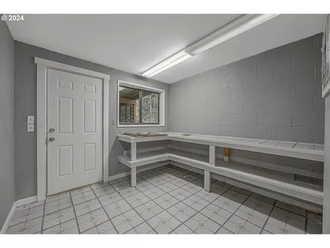 1609 N 10th Street Coos Bay OR 97420