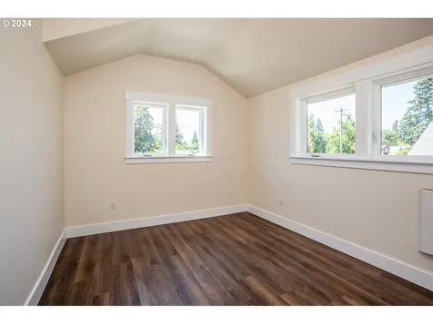 6504 Se Reedway Street Portland OR 97206