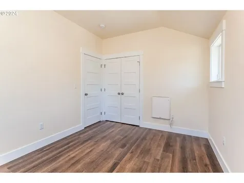 6504 Se Reedway Street Portland OR 97206