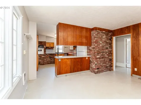 6504 Se Reedway Street Portland OR 97206