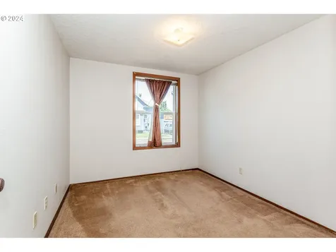 6504 Se Reedway Street Portland OR 97206
