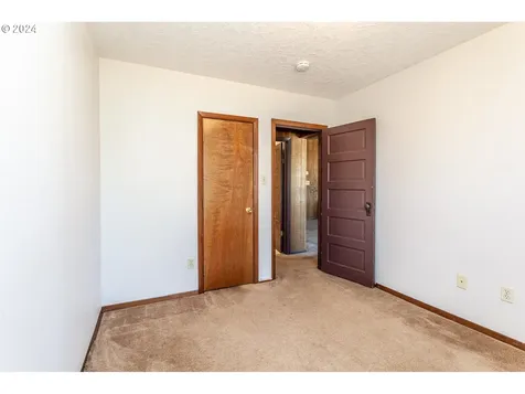 6504 Se Reedway Street Portland OR 97206