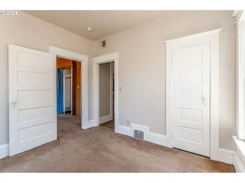 6504 Se Reedway Street Portland OR 97206