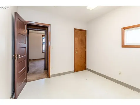 6504 Se Reedway Street Portland OR 97206