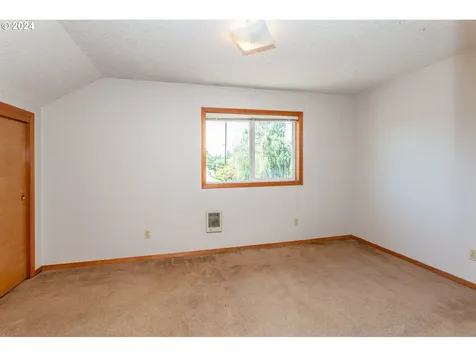 6504 Se Reedway Street Portland OR 97206