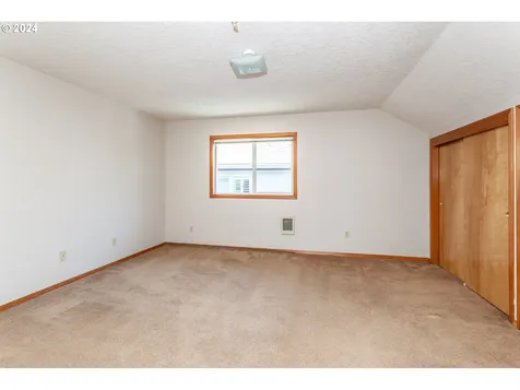 6504 Se Reedway Street Portland OR 97206