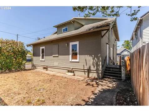 6504 Se Reedway Street Portland OR 97206