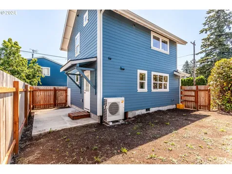 6504 Se Reedway Street Portland OR 97206