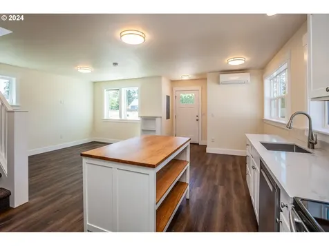 6504 Se Reedway Street Portland OR 97206