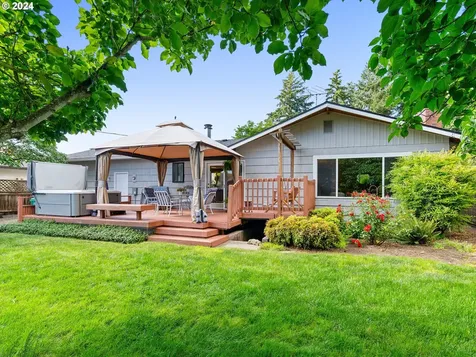 16916 Se Franklin Street Portland OR 97236