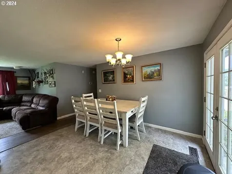 214 Ne Sandy Terrace Myrtle Creek OR 97457