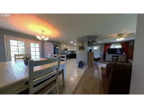 214 Ne Sandy Terrace Myrtle Creek OR 97457