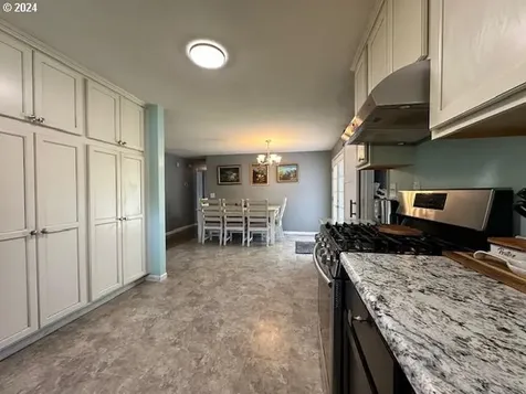 214 Ne Sandy Terrace Myrtle Creek OR 97457