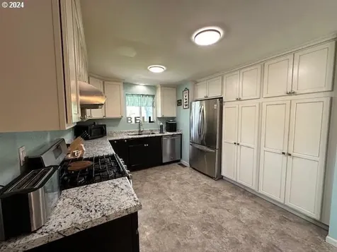 214 Ne Sandy Terrace Myrtle Creek OR 97457