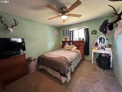 214 Ne Sandy Terrace Myrtle Creek OR 97457