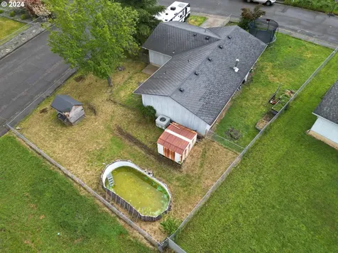 214 Ne Sandy Terrace Myrtle Creek OR 97457