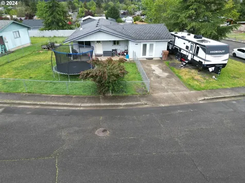 214 Ne Sandy Terrace Myrtle Creek OR 97457